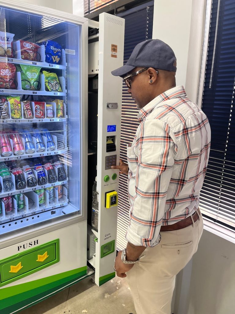 1571 image2 768x1024