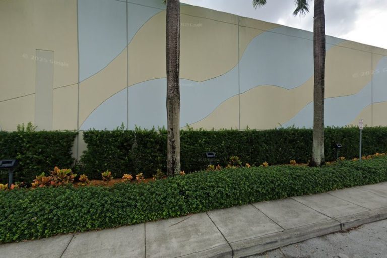 2047 image2 768x512